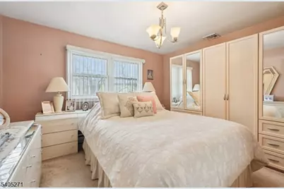 132 Linden Rd, Wayne Twp., NJ 07470 - Photo 11