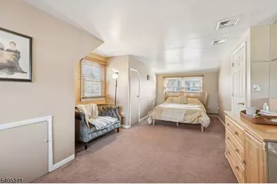 132 Linden Rd, Wayne Twp., NJ 07470 - Photo 17