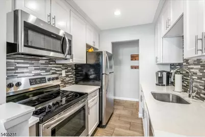 100 Pierson Miller Drive #F32, Pompton Lakes, NJ 07442 - Photo 11