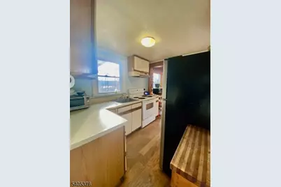 73 W Shawnee Trl, Jefferson Township, NJ 07885 - Photo 19