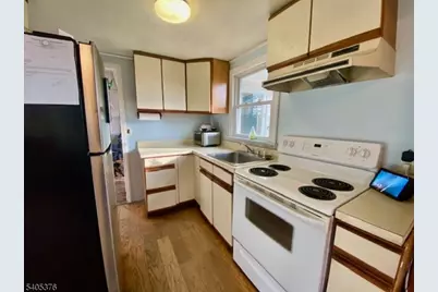 73 W Shawnee Trl, Jefferson Township, NJ 07885 - Photo 17