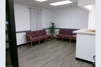 516 Hamburg Tpke, Wayne, NJ 07470 - Photo 3