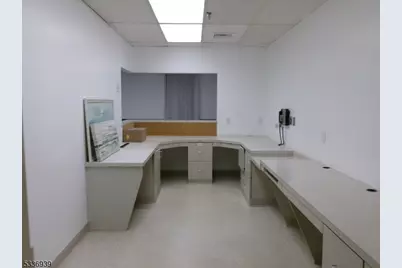 516 Hamburg Tpke, Wayne, NJ 07470 - Photo 5