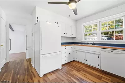 35 Brooktree Rd, East Windsor Township, NJ 08520 - Photo 7