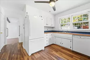 35 Brooktree Rd, East Windsor Township, NJ 08520 - Photo 7