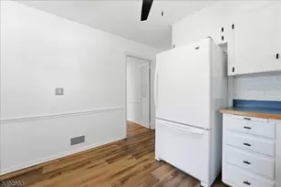 35 Brooktree Rd, East Windsor Township, NJ 08520 - Photo 9