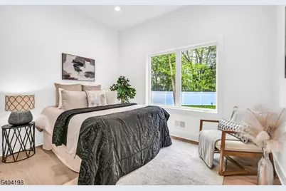 7 Royal Ave, Livingston, NJ 07039 - Photo 3