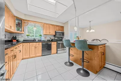 18 Juniper Ter, Ringwood, NJ 07456 - Photo 7