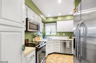 47 Spruce Ct, Bedminster Township, NJ 07921 - Photo 9