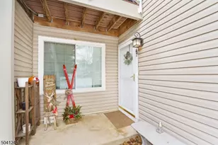 47 Spruce Ct, Bedminster Township, NJ 07921 - Photo 3