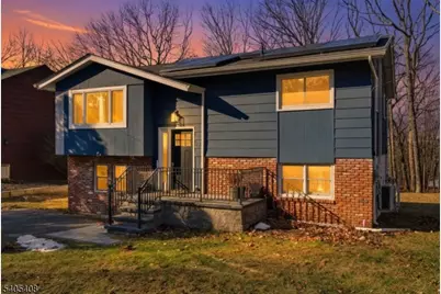 12 Hobart Trl, Hopatcong, NJ 07843 - Photo 1