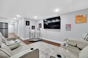 225 S 9th St, Newark, NJ 07103 - Photo 31