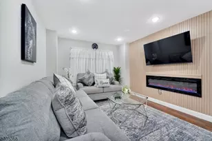 225 S 9th St, Newark, NJ 07103 - Photo 11