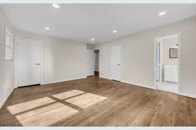 127 Stockton Ave, Franklin Township, NJ 08540 - Photo 15