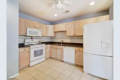 30 Pasture Ct, Roxbury Township, NJ 07852 - Photo 5