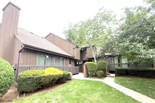 237 Kingsberry Dr, Franklin Township, NJ 08873 - Photo 3