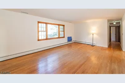 8 Franklin Dr, Mendham Township, NJ 07869 - Photo 3