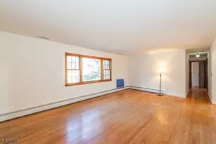 8 Franklin Dr, Mendham Township, NJ 07869 - Photo 3