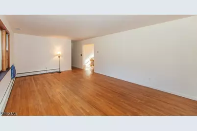 8 Franklin Dr, Mendham Township, NJ 07869 - Photo 5