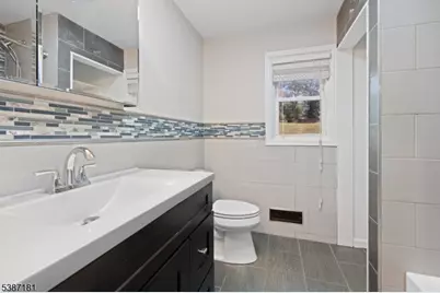 88 Emerson Rd, Franklin Township, NJ 08873 - Photo 13