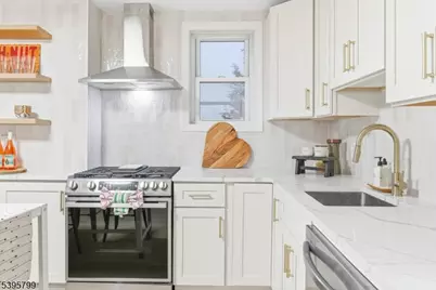 86 Roosevelt Ave, Belleville, NJ 07109 - Photo 7