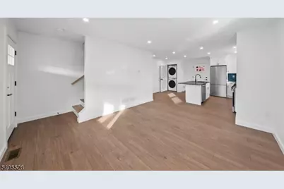 78 Anderson St, Raritan, NJ 08869 - Photo 9