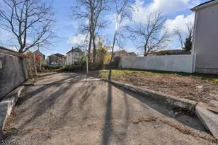 18 John St, Carteret, NJ 07008 - Photo 23