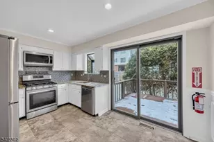 8 Village Park Ct, Scotch Plains Township, NJ 07076 - Photo 7