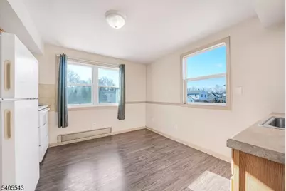 22 Falmouth Ave, Elmwood Park, NJ 07407 - Photo 15