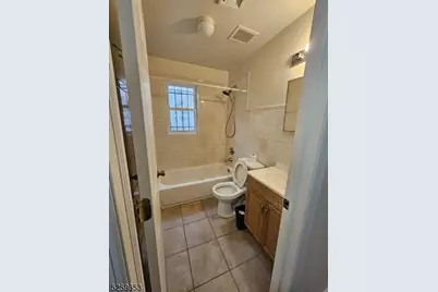 1042 Bergen St #2R, Newark, NJ 07112 - Photo 5