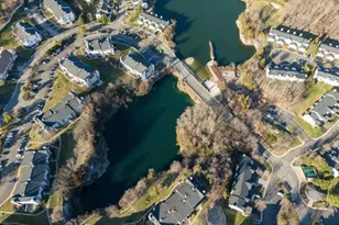 100 Heritage Ln, Hamburg, NJ 07419 - Photo 3