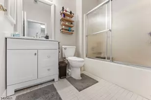 511 Brittany Dr, Wayne, NJ 07470 - Photo 9