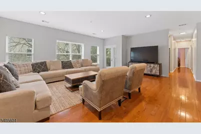 511 Brittany Dr, Wayne, NJ 07470 - Photo 3