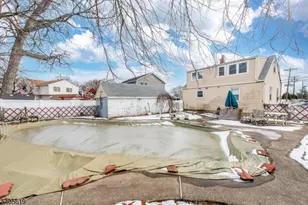 257 Floral Ln, Saddle Brook Township, NJ 07663 - Photo 21