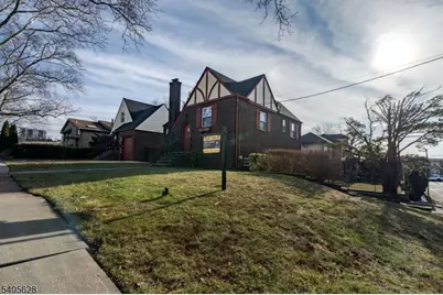 820 Elizabeth St, Ridgefield, NJ 07657 - Photo 1