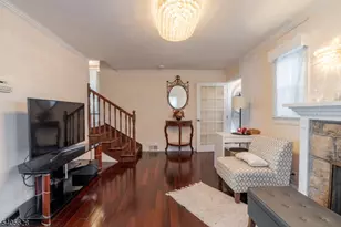 820 Elizabeth St, Ridgefield, NJ 07657 - Photo 5