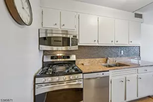 926 Bloomfield Ave, Glen Ridge Boro Twp., NJ 07028 - Photo 13