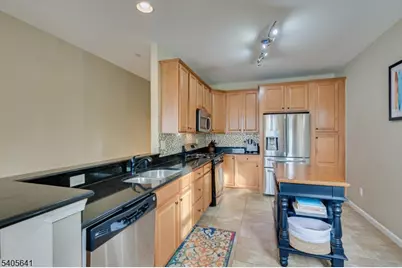 9 Swing Bridge Ln, South Bound Brook Boro, NJ 08880 - Photo 11