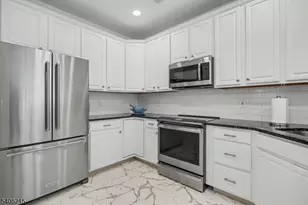 22 Oak Knoll Ln Condo, Bedminster Township, NJ 07921 - Photo 5