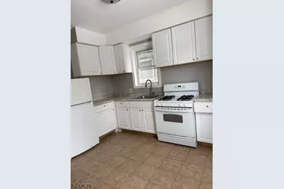 173 Wilkinson Ave, Jersey City, NJ 07305 - Photo 9