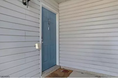 51 Crabapple Ln, Franklin Township, NJ 08823 - Photo 3