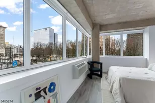 10 Commerce Ct, Newark, NJ 07102 - Photo 9