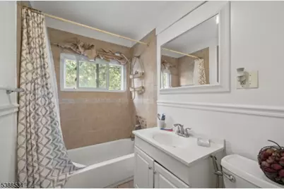 136 Haroldson Pl, Pompton Lakes, NJ 07442 - Photo 21