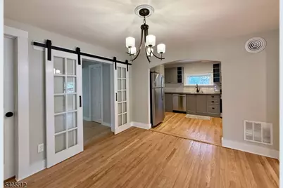 585 Plainfield Ave, Berkeley Heights Township, NJ 07922 - Photo 11