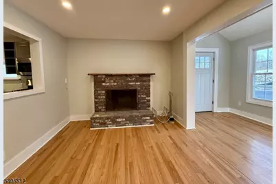 585 Plainfield Ave, Berkeley Heights Township, NJ 07922 - Photo 9