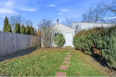 111 E 10th St, Linden, NJ 07036 - Photo 39