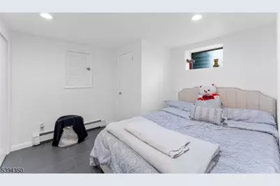 111 E 10th St, Linden, NJ 07036 - Photo 17