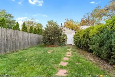 111 E 10th St, Linden, NJ 07036 - Photo 35