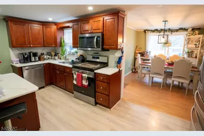 22 Greendale Ave, Pequannock Township, NJ 07444 - Photo 5