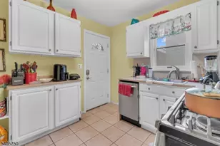 34 Chase Ave, Woodbridge Township, NJ 07001 - Photo 11